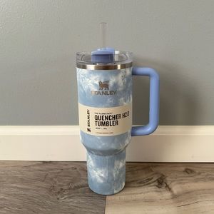 Stanley 40oz Quencher Tumbler Ocean Tie Dye🤍💙